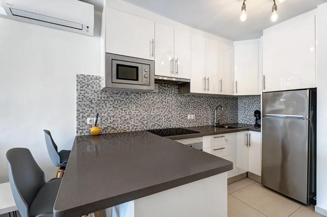 Apartamento De Lujo En Torre Del Sol, Playa De Las Americas 阿罗纳 外观 照片