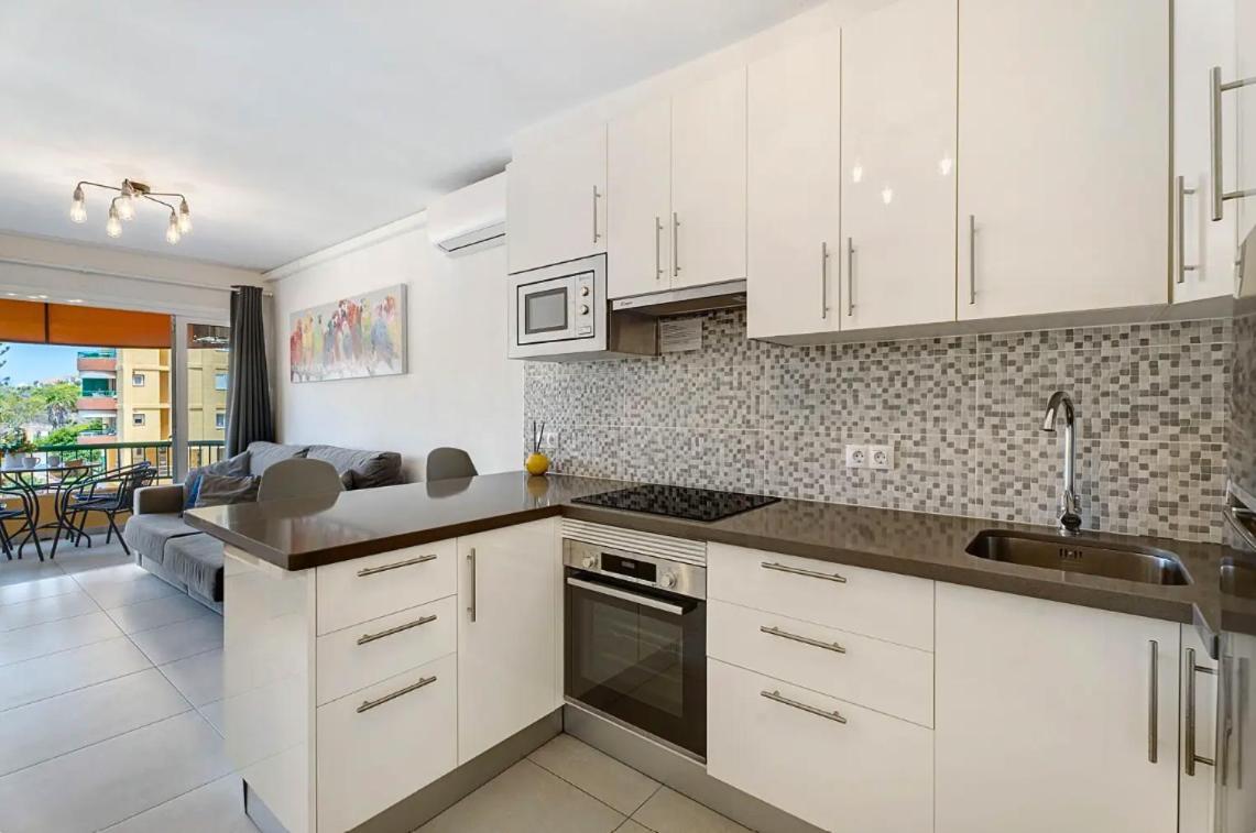 Apartamento De Lujo En Torre Del Sol, Playa De Las Americas 阿罗纳 外观 照片