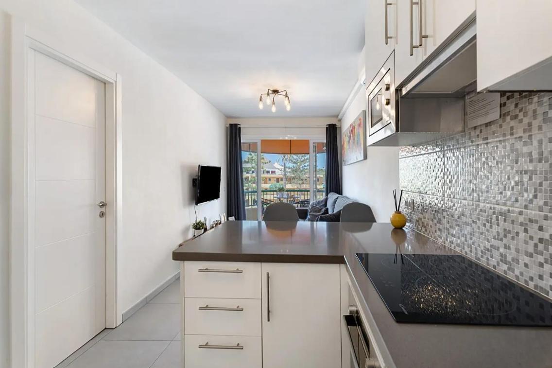Apartamento De Lujo En Torre Del Sol, Playa De Las Americas 阿罗纳 外观 照片