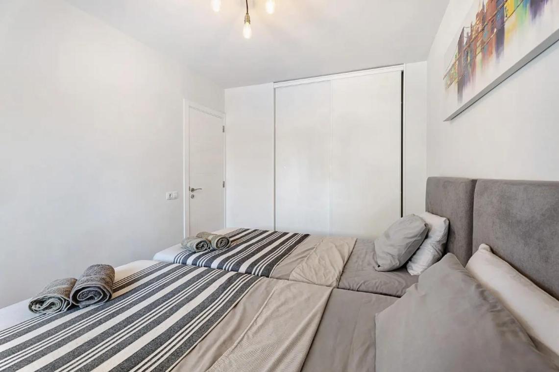 Apartamento De Lujo En Torre Del Sol, Playa De Las Americas 阿罗纳 外观 照片